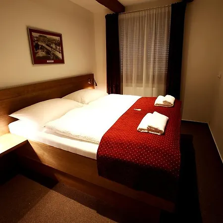 Apartmán Apartments&suites žlutá Hruška Plzeň