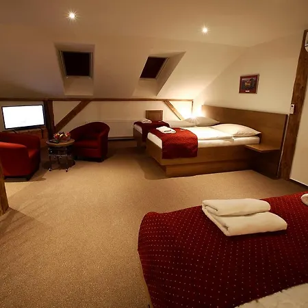 Apartments&suites žlutá Hruška Apartmán