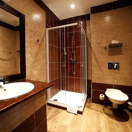 Apartments&suites žlutá Hruška *