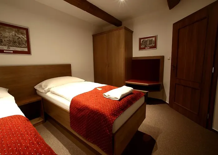Apartments&suites žlutá Hruška